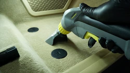 Čištění kufru a zavazadlového prostoru